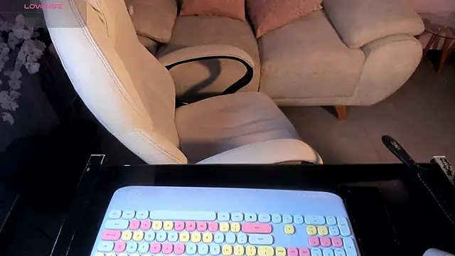 AnaVelvett online show from 09/19/25, 07:36