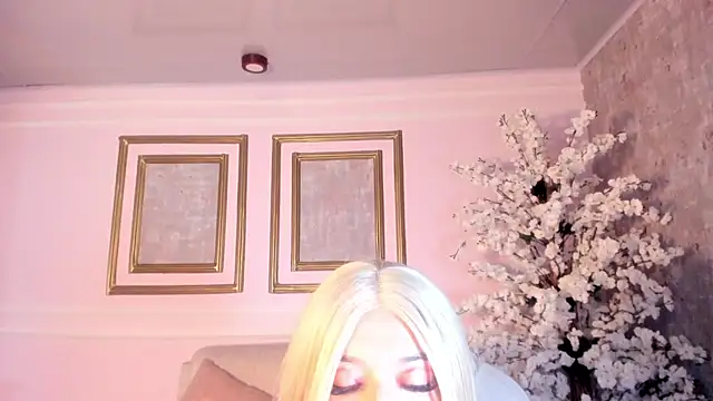 AnaVelvett online show from 09/29/25, 07:51