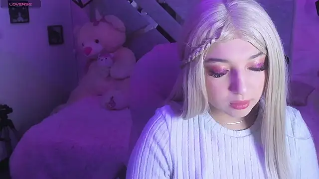 AnaVelvett online show from 10/16/25, 03:02