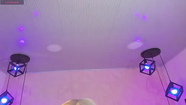 AnaVelvett online show from 10/20/25, 07:03