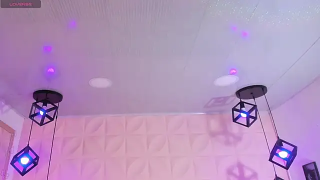 AnaVelvett online show from 10/21/25, 01:45