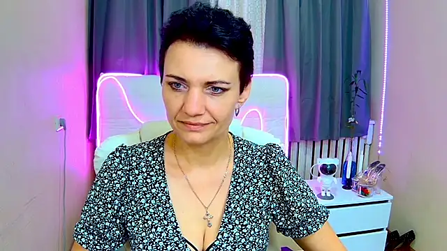 AvaSaturnian online show from 09/14/25, 06:12