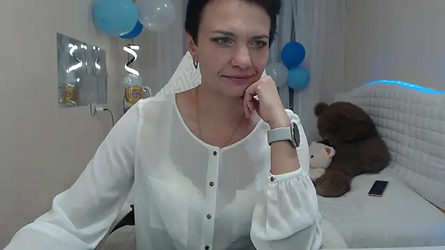 AvaSaturnian online show from 09/28/25, 12:10