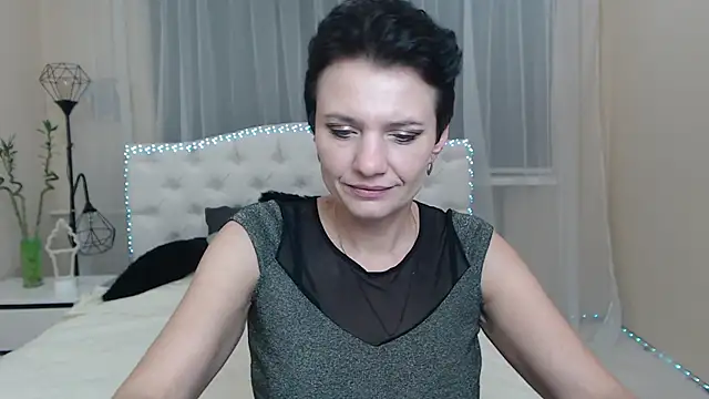 Snapshot of AvaSaturnian chatting on 11/07/25, 01:22 AvaSaturnian online show from 11/07/25, 01:22