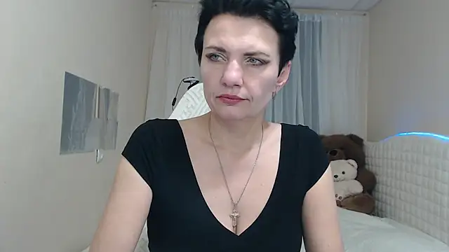 Snapshot of AvaSaturnian chatting on 11/20/25, 01:33 AvaSaturnian online show from 11/20/25, 01:33