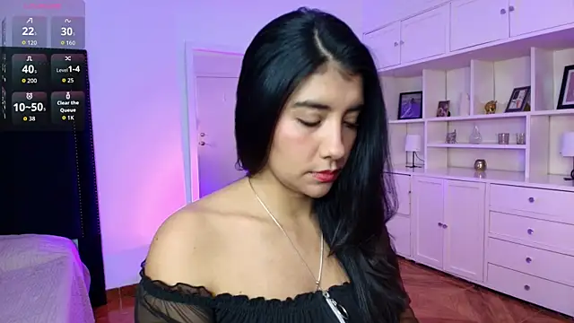 nina moen online show from 10/07/25, 09:34