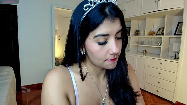 nina moen online show from 11/01/25, 03:19