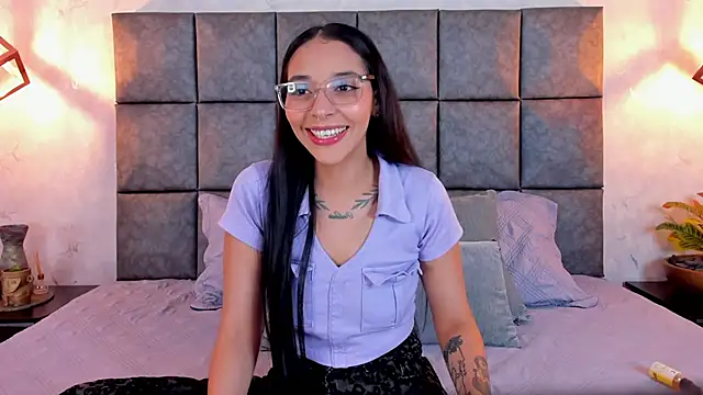 Roseaurora online show from 05/04/26, 12:01