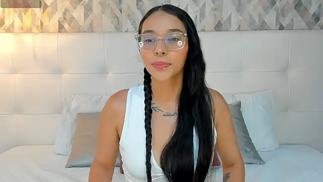 Roseaurora online show from 07/27/26, 11:28