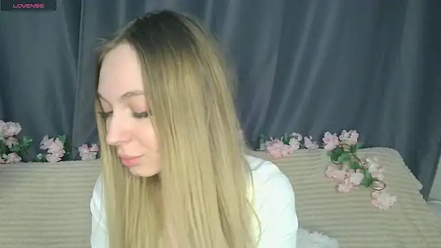 BabbbyFoxxx online show from 11/12/25, 04:02