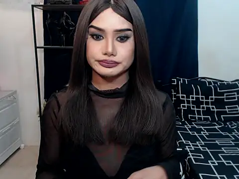 Snapshot of RositaUshvada chatting on 10/05/25, 03:10 RositaUshvada online show from 10/05/25, 03:10