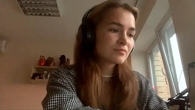 BunnyTiedeman online show from 09/09/25, 03:22