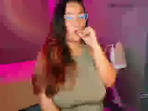 Snapshot of sophiejuicy_ chatting on 10/09/25, 08:23 sophiejuicy  online show from 10/09/25, 08:23