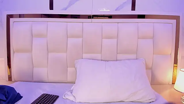 violet sm online show from 12/02/25, 03:12