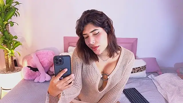 Snapshot of dahiana_marin chatting on 03/11/26, 10:27 dahiana marin online show from 03/11/26, 10:27