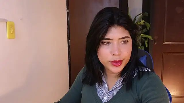 Snapshot of dahiana_marin chatting on 06/16/26, 10:23 dahiana marin online show from 06/16/26, 10:23