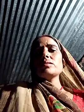 Snapshot of Jalebi_bay chatting on 10/08/25, 01:58 Jalebi bay online show from 10/08/25, 01:58