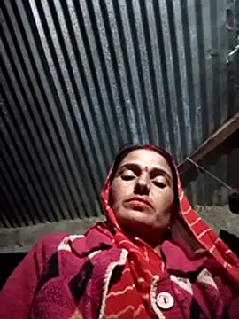 Snapshot of Jalebi_bay chatting on 10/31/25, 04:08 Jalebi bay online show from 10/31/25, 04:08