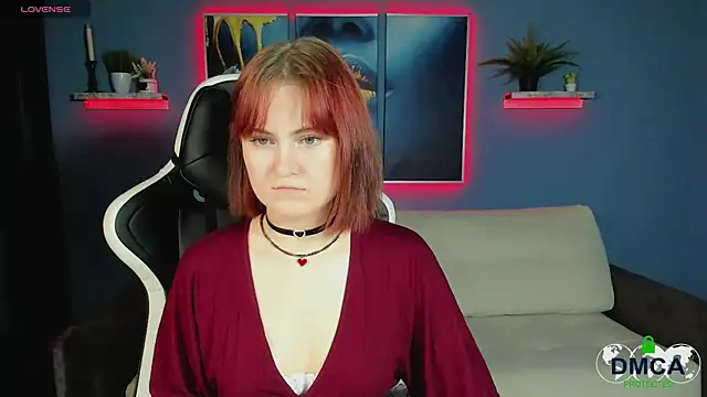 Snapshot of Roxy_foxi chatting on 09/19/25, 08:05 Roxy foxi online show from 09/19/25, 08:05