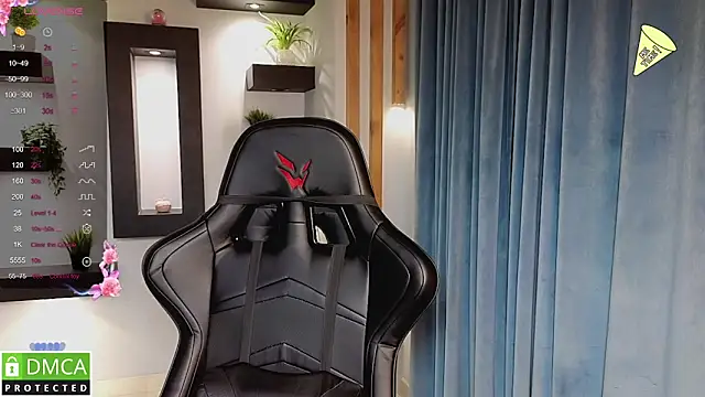 Snapshot of Roxy_foxi chatting on 09/22/25, 12:12 Roxy foxi online show from 09/22/25, 12:12