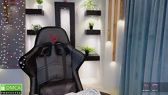 Snapshot of Roxy_foxi chatting on 09/29/25, 01:11 Roxy foxi online show from 09/29/25, 01:11