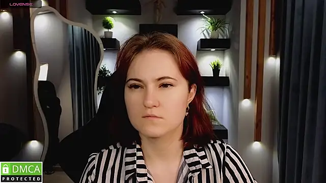 Snapshot of Roxy_foxi chatting on 10/20/25, 01:06 Roxy foxi online show from 10/20/25, 01:06