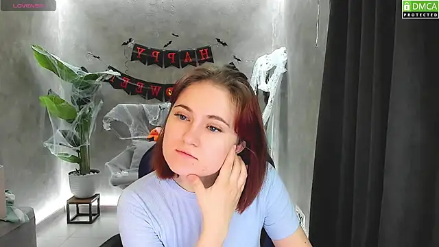 Snapshot of Roxy_foxi chatting on 10/24/25, 01:03 Roxy foxi online show from 10/24/25, 01:03