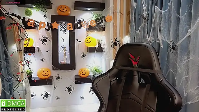 Snapshot of Roxy_foxi chatting on 10/30/25, 01:07 Roxy foxi online show from 10/30/25, 01:07