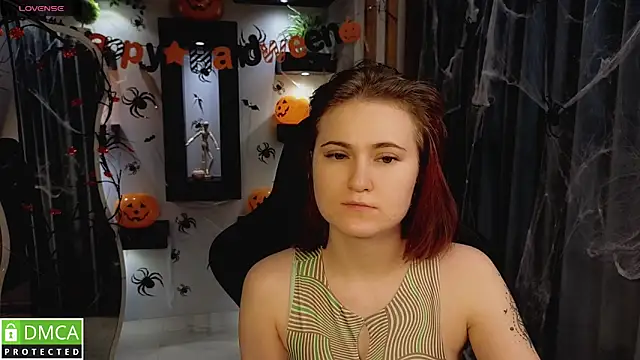 Snapshot of Roxy_foxi chatting on 10/31/25, 01:06 Roxy foxi online show from 10/31/25, 01:06