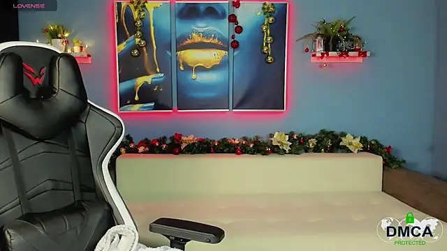 Roxy foxi online show from 12/04/25, 01:15