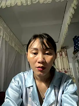 Almond-cute online show from 09/09/25, 06:18