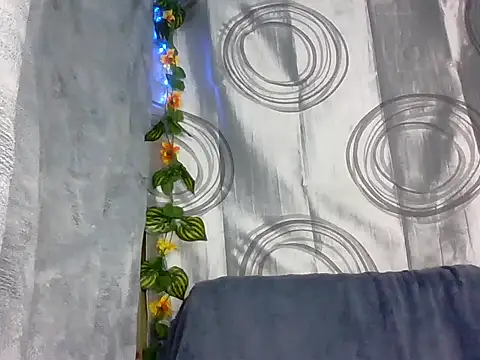 Snapshot of angel_ofgod chatting on 11/22/25, 04:33 angel ofgod online show from 11/22/25, 04:33