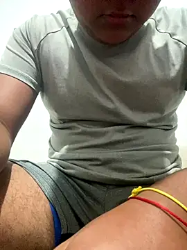 Snapshot of Danimiles chatting on 12/18/25, 01:11 Danimiles online show from 12/18/25, 01:11