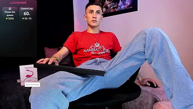 Snapshot of Sebas_maverick chatting on 09/26/25, 03:43 Sebas maverick online show from 09/26/25, 03:43