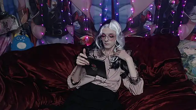 Snapshot of yutachka chatting on 11/11/25, 10:43 yutachka online show from 11/11/25, 10:43