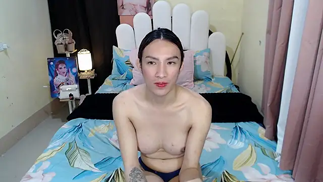 Snapshot of AmandaTheMonsterCock chatting on 10/12/25, 03:33 AmandaTheMonsterCock online show from 10/12/25, 03:33