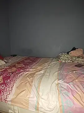 Snapshot of badlove42 chatting on 12/05/25, 04:21 badlove42 online show from 12/05/25, 04:21