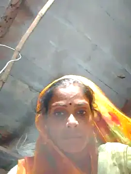 Snapshot of H_seema chatting on 09/28/25, 04:45 H seema online show from 09/28/25, 04:45