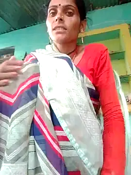 Snapshot of H_seema chatting on 10/13/25, 01:16 H seema online show from 10/13/25, 01:16