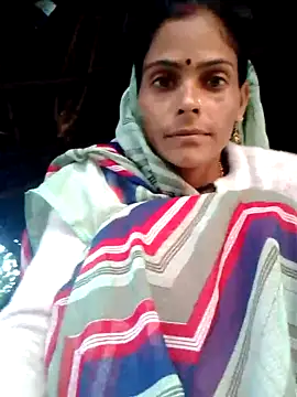 Snapshot of H_seema chatting on 10/15/25, 01:17 H seema online show from 10/15/25, 01:17