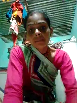 Snapshot of H_seema chatting on 10/16/25, 03:13 H seema online show from 10/16/25, 03:13
