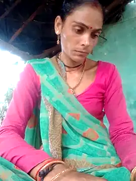 Snapshot of H_seema chatting on 10/26/25, 02:28 H seema online show from 10/26/25, 02:28