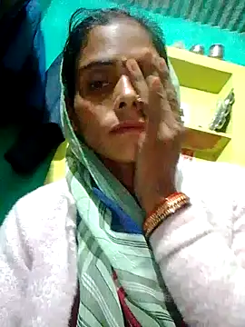 Snapshot of H_seema chatting on 10/28/25, 01:20 H seema online show from 10/28/25, 01:20