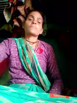 Snapshot of H_seema chatting on 02/19/26, 10:33 H seema online show from 02/19/26, 10:33