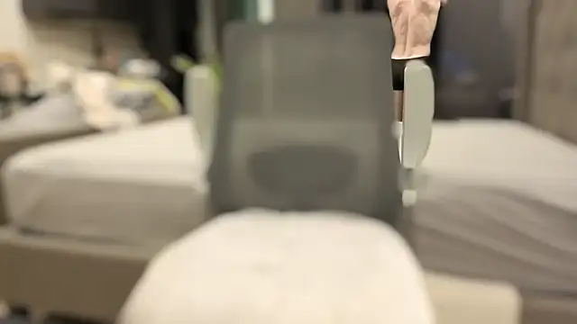 Snapshot of squidbot3000 chatting on 10/22/25, 10:09 squidbot3000 online show from 10/22/25, 10:09