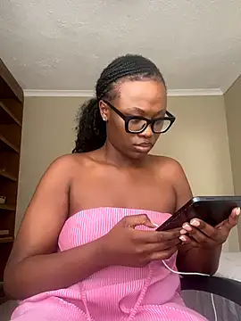 Snapshot of Moonzy77 chatting on 10/23/25, 01:21 Moonzy77 online show from 10/23/25, 01:21