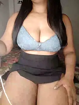 Snapshot of Riya_Malik chatting on 11/22/25, 12:31 Riya Malik online show from 11/22/25, 12:31