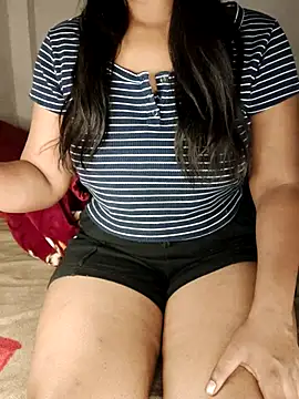 Snapshot of Riya_Malik chatting on 05/22/26, 02:40 Riya Malik online show from 05/22/26, 02:40