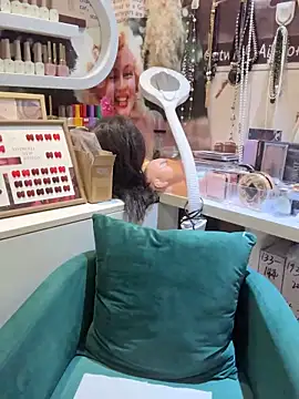 Snapshot of Xinlan-Asia chatting on 09/27/25, 07:46 Xinlan-Asia online show from 09/27/25, 07:46