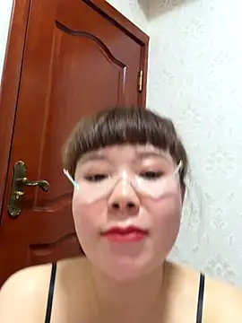 Snapshot of Xinlan-Asia chatting on 10/28/25, 10:41 Xinlan-Asia online show from 10/28/25, 10:41